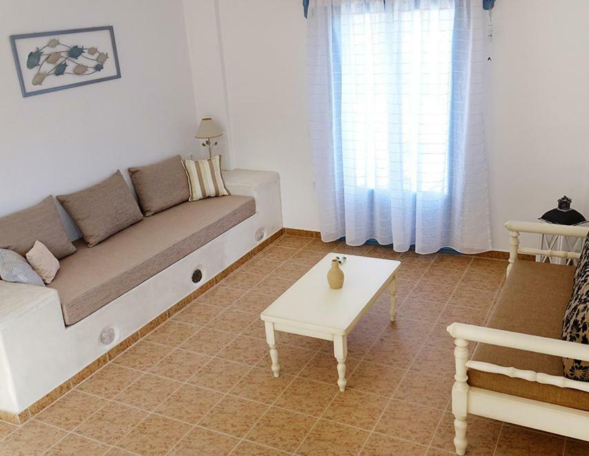 Flora Apartments Drios Dış mekan fotoğraf